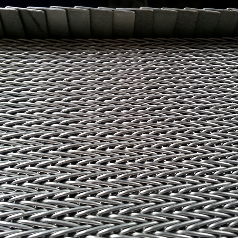 Floor drying conveyor belt