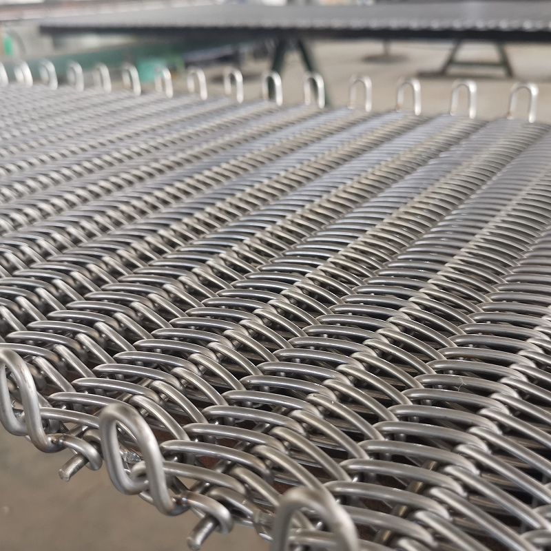 Automotive pipe brazing furnace conveyor belt